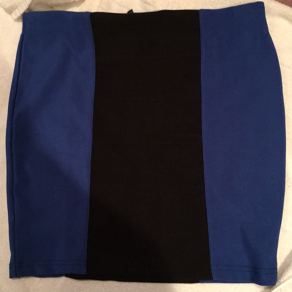 Rue 21 women's junior skirt size large